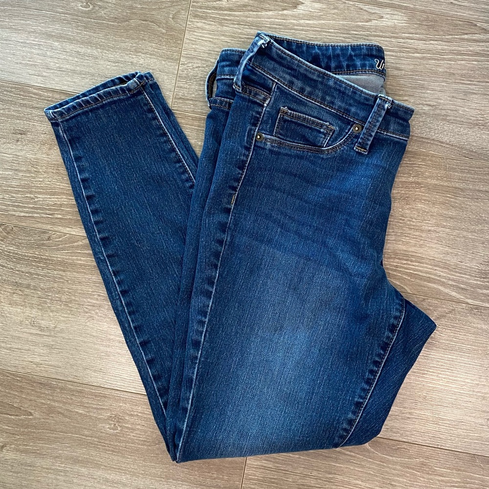 Universal Thread mid-rise, medium wash Jeggings
